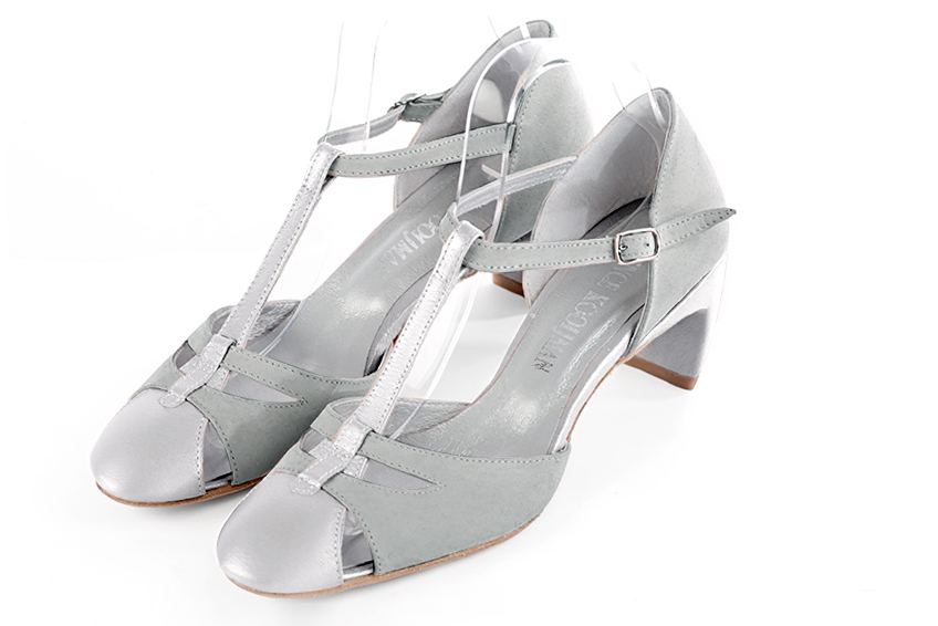 Light silver and pearl grey women's T-strap open side shoes. Round toe. Medium comma heels. Front view - Florence KOOIJMAN